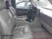 2005 Chevrolet Suburban LT with VIN 3GNEC16Z05G221875, listed as a IAAI auction lot 41723132 with 253,542 mi miles and . Bid and sale history available at DreamBid. Image 5.