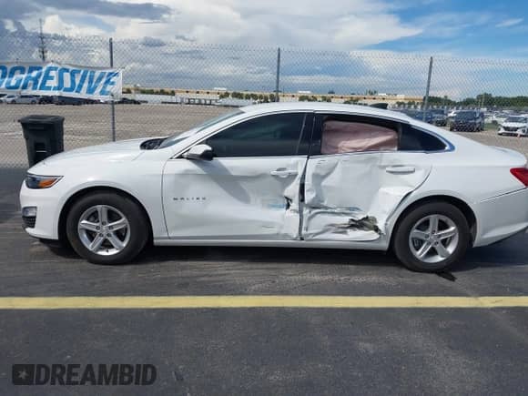 2024 Chevrolet Malibu LS с VIN 1G1ZB5ST0RF248256, выставлен на аукционе IAAI как лот 43287696 с пробегом 9 496 миль миль и . История ставок и продаж доступна на DreamBid. Изображение 14.
