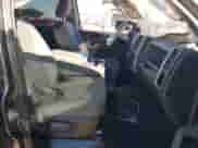 2014 Ram 1500 Express z VIN 3C6RR6KT0EG324163, wystawiony jako IAAI lot #43456901 z przebiegiem 206 685 mil mil oraz . Historia ofert i sprzedaży dostępna na DreamBid. Obrazek 5.