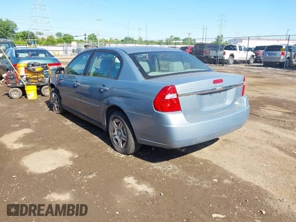 2008 Chevrolet Malibu Classic LS 1FL с VIN 1G1ZS58F58F100765, выставлен на аукционе IAAI как лот 42279516 с пробегом 125 662 миль миль и . История ставок и продаж доступна на DreamBid. Изображение 3.