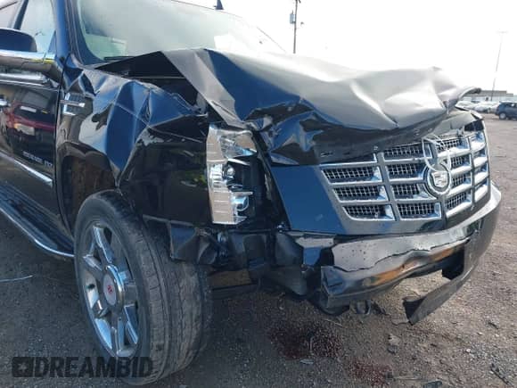 2011 Cadillac Escalade EXT Luxury с VIN 3GYT4MEF7BG372479, выставлен на аукционе IAAI как лот 43255135 с пробегом 112 449 миль миль и . История ставок и продаж доступна на DreamBid. Изображение 6.