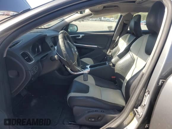 2016 Volvo S60 T5 Platinum с VIN YV4612UM1G2001444, выставлен на аукционе Copart как лот 76874694 с пробегом 90 875 миль миль и Списание • Salvage title. История ставок и продаж доступна на DreamBid. Изображение 7.