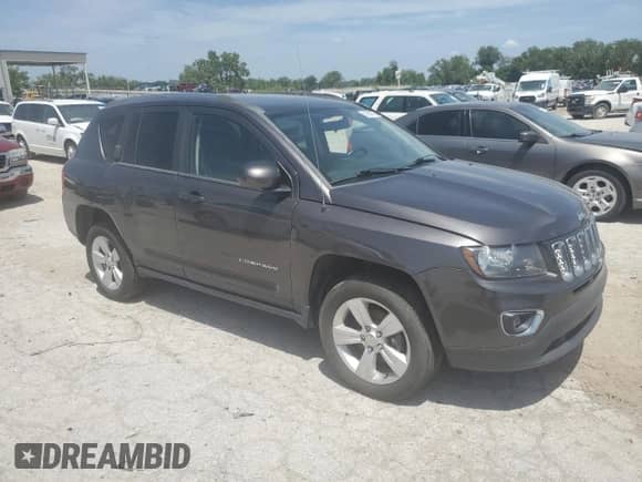 2015 Jeep Compass High Altitude with VIN 1C4NJCEA6FD171682, listed as a Copart auction lot 62288755 with 125,044 mi miles and Clean title. Bid and sale history available at DreamBid. Image 4.