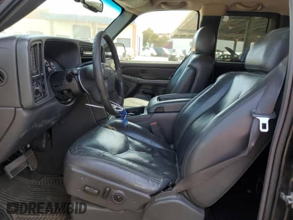 2004 Chevrolet Silverado SS с VIN 2GCEC19N741408331, выставлен на аукционе Copart как лот 50548145 с пробегом 186 361 миль миль и Списание • Salvage title. История ставок и продаж доступна на DreamBid. Изображение 7.