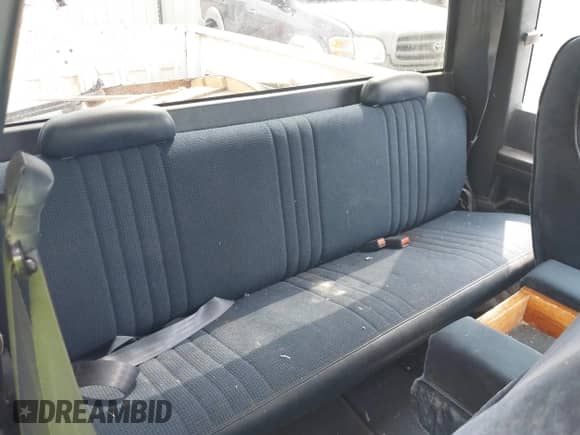 1998 Chevrolet Silverado 1500 z VIN 1GCEC19M7WE151745, wystawiony jako IAAI lot #42161857 z przebiegiem 203 640 mil mil oraz . Historia ofert i sprzedaży dostępna na DreamBid. Obrazek 8.