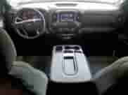 2022 Chevrolet Silverado 1500 Custom z VIN 1GCPYBEK5NZ209752, wystawiony jako Copart lot #69299255 z przebiegiem 113 761 mil mil oraz Szkoda całkowita • Salvage title. Historia ofert i sprzedaży dostępna na DreamBid. Obrazek 8.