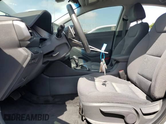 2020 Hyundai Ioniq SE z VIN KMHC65LDXLU211156, wystawiony jako Copart lot #63587145 z przebiegiem 40 361 mil mil oraz Szkoda całkowita • Salvage title. Historia ofert i sprzedaży dostępna na DreamBid. Obrazek 7.