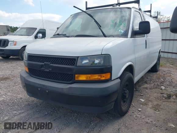 2019 Chevrolet Express Cargo с VIN 1GCWGBFGXK1369600, выставлен на аукционе IAAI как лот 43337240 с пробегом 169 566 миль миль и . История ставок и продаж доступна на DreamBid. Изображение 17.