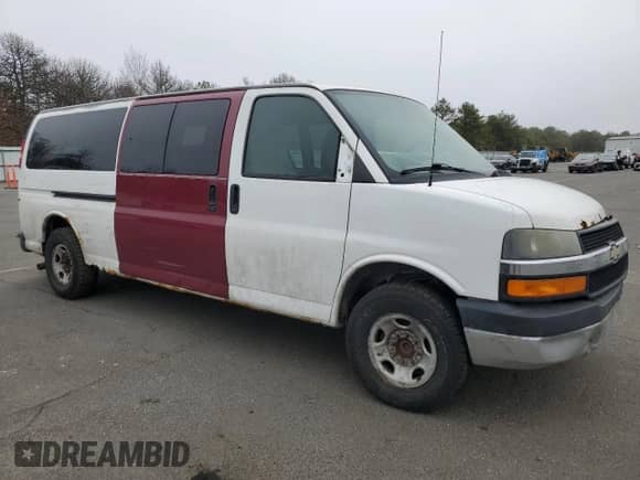 2012 Chevrolet Express Passenger 1LT с VIN 1GAZG1FA6C1175370, выставлен на аукционе Copart как лот 48130955 с пробегом 268 170 миль миль и Списание • Salvage title. История ставок и продаж доступна на DreamBid. Изображение 4.