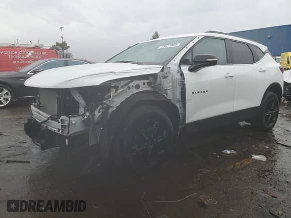 2024 Chevrolet Blazer LT z VIN 3GNKBDRS4RS159079, wystawiony jako Copart lot #47627085 z przebiegiem 23 442 mil mil oraz Szkoda całkowita • Salvage title. Historia ofert i sprzedaży dostępna na DreamBid. Obrazek 1.