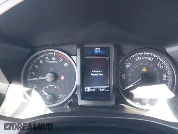 2021 Toyota Tacoma SR with VIN 3TMCZ5AN3MM450562, listed as a IAAI auction lot 43071461 with 15,850 mi miles and . Bid and sale history available at DreamBid. Image 7.