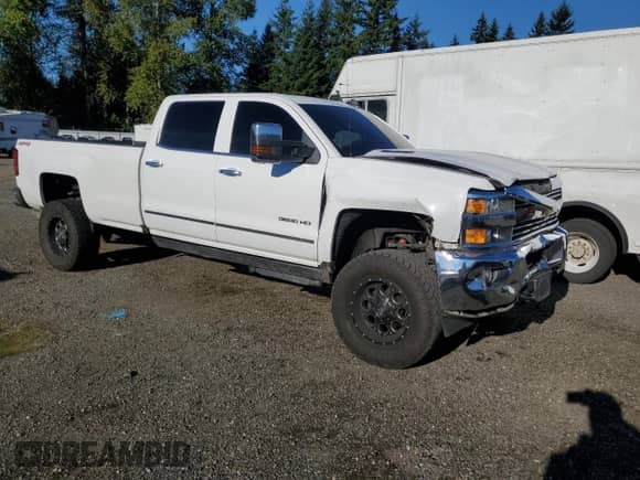 2016 Chevrolet Silverado 3500HD LTZ with VIN 1GC4K0C82GF143178, listed as a Copart auction lot 82285435 with 109,008 mi miles and Salvage title. Bid and sale history available at DreamBid. Image 4.