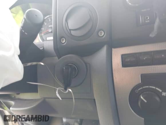 2006 Jeep Commander z VIN 1J8HG48N16C212153, wystawiony jako IAAI lot #42829776 z przebiegiem 123 609 mil mil oraz . Historia ofert i sprzedaży dostępna na DreamBid. Obrazek 11.