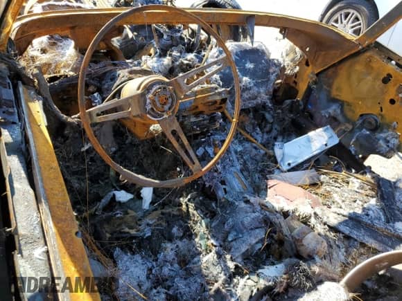 1975 Chevrolet Corvette с VIN 1Z37J5S424527, выставлен на аукционе Copart как лот 76979434 с пробегом Не указан миль и На запчасти • Non repairable. История ставок и продаж доступна на DreamBid. Изображение 8.