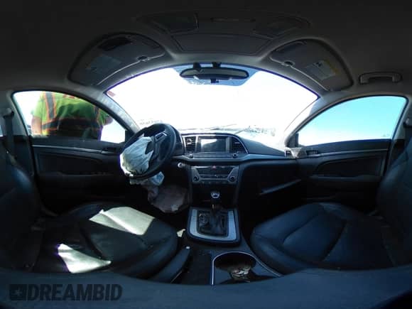 2017 Hyundai Elantra SE с VIN 5NPD84LF3HH034630, выставлен на аукционе IAAI как лот 42053650 с пробегом 104 533 миль миль и . История ставок и продаж доступна на DreamBid. Изображение 18.