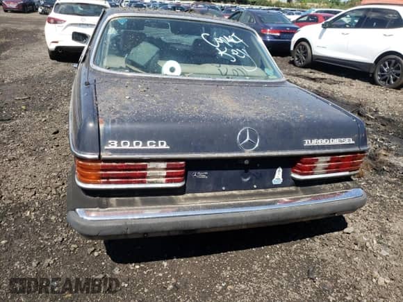 1984 Mercedes-Benz 300 с VIN WDBAB53A3EA071564, выставлен на аукционе Copart как лот 55493214 с пробегом 237 918 миль миль и Списание • Salvage title. История ставок и продаж доступна на DreamBid. Изображение 6.