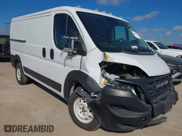 2023 Ram ProMaster Cargo z VIN 3C6LRVVG1PE606308, wystawiony jako IAAI lot #42824322 z przebiegiem 60 497 mil mil oraz . Historia ofert i sprzedaży dostępna na DreamBid. Obrazek 1.