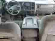 2004 Chevrolet Silverado 2500 LS z VIN 1GCGK23U44F209084, wystawiony jako Copart lot #70489105 z przebiegiem 224 196 mil mil oraz Czysty tytuł • Clean title. Historia ofert i sprzedaży dostępna na DreamBid. Obrazek 8.