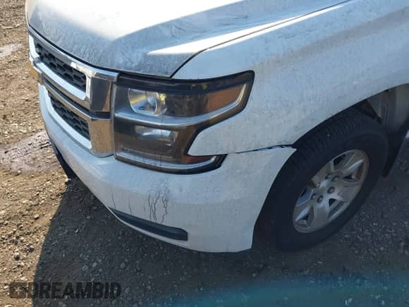 2018 Chevrolet Tahoe Commercial z VIN 1GNSKDEC9JR219377, wystawiony jako IAAI lot #40880341 z przebiegiem Nie podano mil oraz . Historia ofert i sprzedaży dostępna na DreamBid. Obrazek 6.