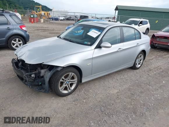 2008 BMW 3 Series 328xi с VIN WBAVC93518K035779, выставлен на аукционе IAAI как лот 42548561 с пробегом 104 970 миль миль и . История ставок и продаж доступна на DreamBid. Изображение 2.