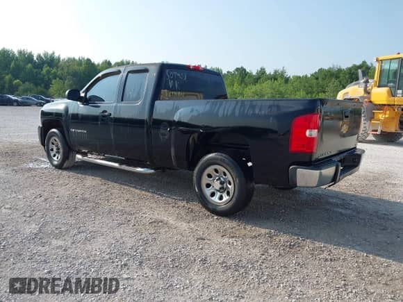2007 Chevrolet Silverado 1500 1LT with VIN 1GCEC19C57Z507403, listed as a IAAI auction lot 42646577 with 240,835 mi miles and . Bid and sale history available at DreamBid. Image 3.