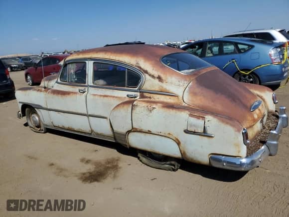 1952 Chevrolet Malibu с VIN KAA323617, выставлен на аукционе Copart как лот 70732004 с пробегом 70 622 миль миль и На запчасти • Non repairable. История ставок и продаж доступна на DreamBid. Изображение 2.