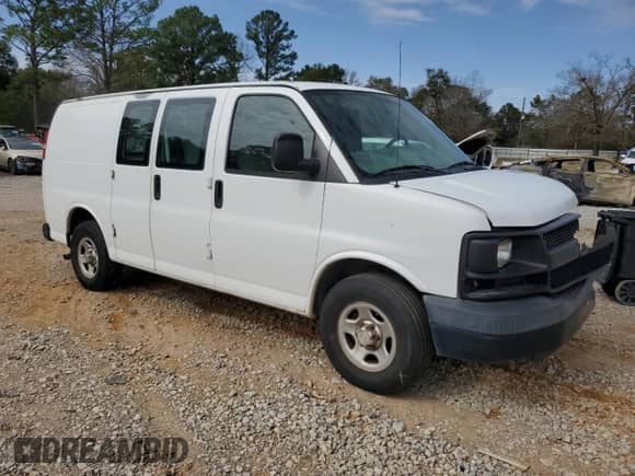 2008 Chevrolet Express Cargo z VIN 1GCFG15X381100357, wystawiony jako Copart lot #45033105 z przebiegiem 72 226 mil mil oraz Szkoda całkowita • Salvage title. Historia ofert i sprzedaży dostępna na DreamBid. Obrazek 4.