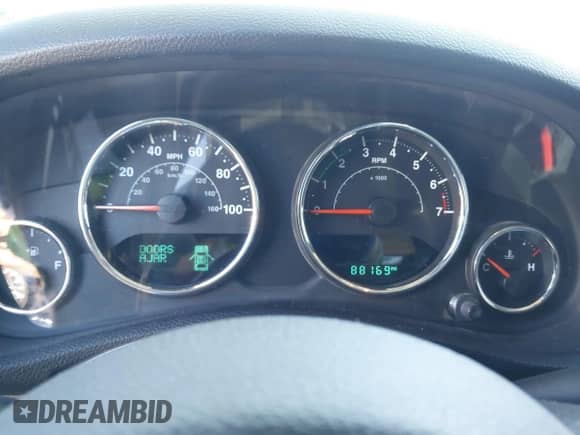 2018 Jeep Wrangler Sahara with VIN 1C4AJWBG9JL860882, listed as a IAAI auction lot 41752798 with 88,169 mi miles and . Bid and sale history available at DreamBid. Image 7.