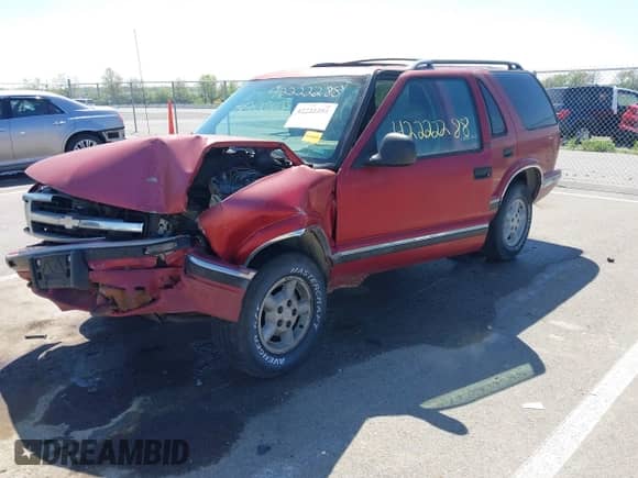 1996 Chevrolet Blazer z VIN 1GNDT13W7T2254321, wystawiony jako IAAI lot #42222288 z przebiegiem Nie podano mil oraz . Historia ofert i sprzedaży dostępna na DreamBid. Obrazek 19.