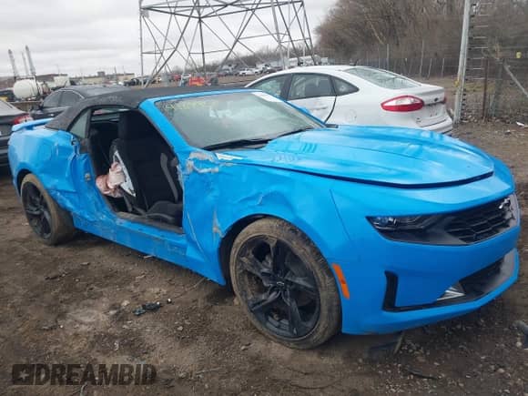 2023 Chevrolet Camaro 1LT with VIN 1G1FB3DX7P0125884, listed as a IAAI auction lot 41829589 with 5,700 mi miles and . Bid and sale history available at DreamBid. Image 6.