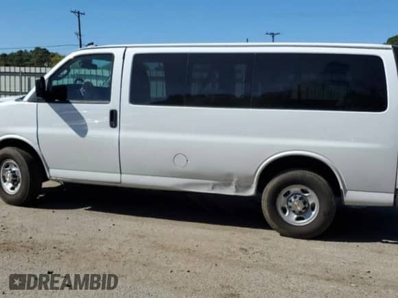 2024 Chevrolet City Express Cargo с VIN 1GAWGFFP3R1188736, выставлен на аукционе Copart как лот 75491294 с пробегом 9 553 миль миль и Списание • Salvage title. История ставок и продаж доступна на DreamBid. Изображение 2.