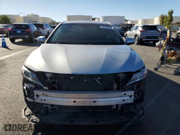 2019 Toyota Camry SE z VIN 4T1B11HK6KU170226, wystawiony jako Copart lot #82595245 z przebiegiem 105 367 mil mil oraz Szkoda całkowita • Salvage title. Historia ofert i sprzedaży dostępna na DreamBid. Obrazek 5.