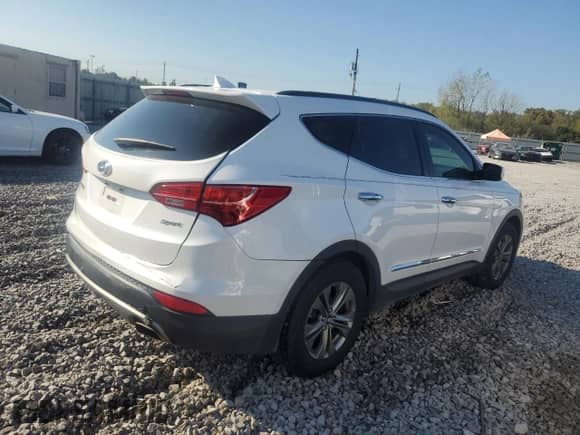 2014 Hyundai Santa Fe с VIN 5XYZU3LB8EG126912, выставлен на аукционе Copart как лот 82373945 с пробегом 144 433 миль миль и Чистый • Clean title. История ставок и продаж доступна на DreamBid. Изображение 3.