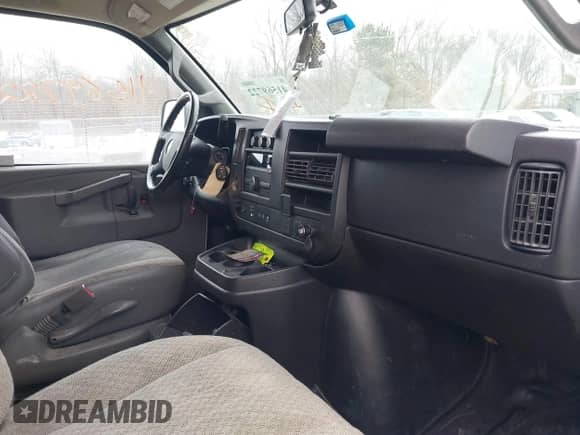 2020 Chevrolet Express Cargo with VIN 1GCZGGFG0L1169336, listed as a IAAI auction lot 41569722 with 165,855 mi miles and . Bid and sale history available at DreamBid. Image 5.