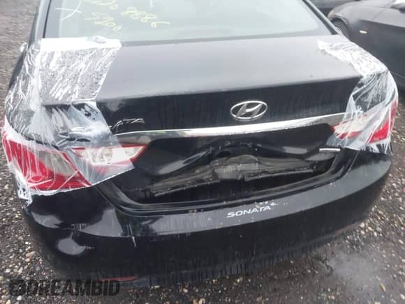 2013 Hyundai Sonata SE with VIN 5NPEC4AC4DH536407, listed as a IAAI auction lot 43177175 with Not provided miles and . Bid and sale history available at DreamBid. Image 6.