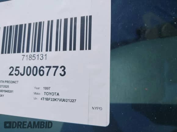 1997 Toyota Camry LE z VIN 4T1BF22K7VU021327, wystawiony jako IAAI lot #42666914 z przebiegiem Nie podano mil oraz . Historia ofert i sprzedaży dostępna na DreamBid. Obrazek 11.