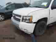 2007 Chevrolet Tahoe LTZ z VIN 1GNFK13037R417213, wystawiony jako IAAI lot #43109653 z przebiegiem 190 212 mil mil oraz . Historia ofert i sprzedaży dostępna na DreamBid. Obrazek 6.