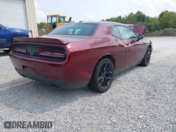 2020 Dodge Challenger SXT z VIN 2C3CDZAG5LH226556, wystawiony jako IAAI lot #43154137 z przebiegiem 91 789 mil mil oraz . Historia ofert i sprzedaży dostępna na DreamBid. Obrazek 4.