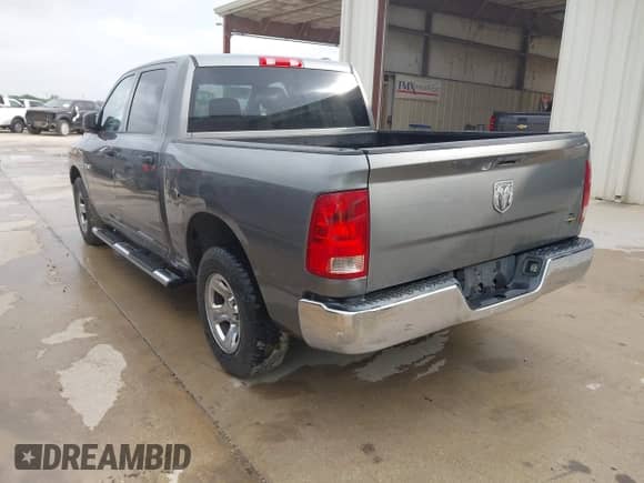 2010 Dodge 1500 ST z VIN 1D7RB1CP8AS209613, wystawiony jako IAAI lot #42042551 z przebiegiem 126 528 mil mil oraz . Historia ofert i sprzedaży dostępna na DreamBid. Obrazek 3.