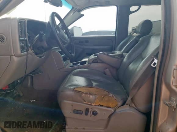 2005 Chevrolet Silverado 3500 LT с VIN 1GCJC33225F967451, выставлен на аукционе Copart как лот 58543895 с пробегом 200 275 миль миль и Чистый • Clean title. История ставок и продаж доступна на DreamBid. Изображение 7.