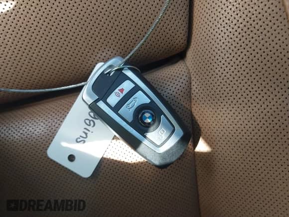 2015 BMW 7 Series 750Li с VIN WBAYE8C55FD782482, выставлен на аукционе IAAI как лот 42225202 с пробегом 129 880 миль миль и . История ставок и продаж доступна на DreamBid. Изображение 11.