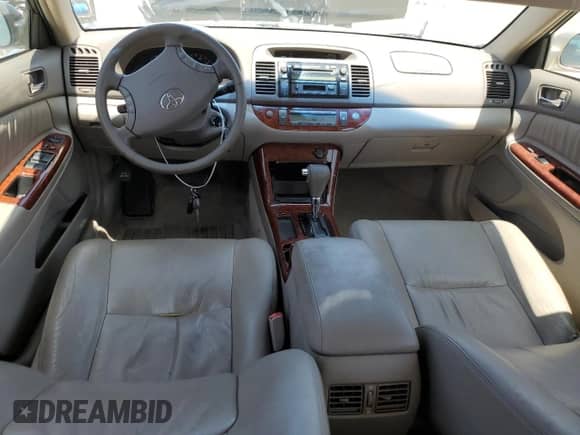 2005 Toyota Camry LE with VIN JTDBF32K750162836, listed as a Copart auction lot 61504555 with 250,696 mi miles and Clean title. Bid and sale history available at DreamBid. Image 8.