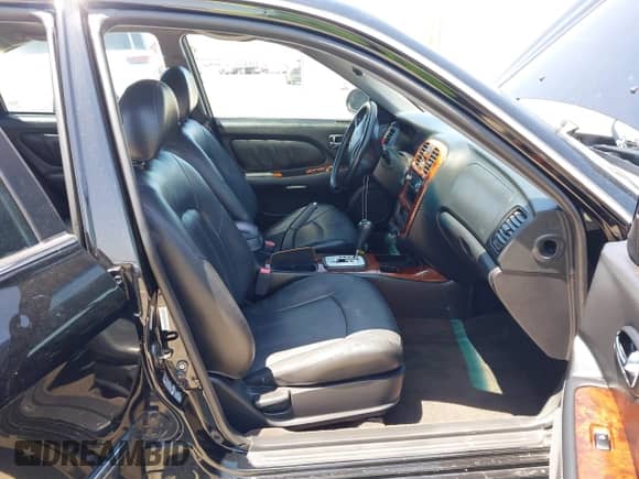 2003 Hyundai Sonata GLS with VIN KMHWF35H53A868885, listed as a IAAI auction lot 42554566 with 70,808 mi miles and . Bid and sale history available at DreamBid. Image 5.