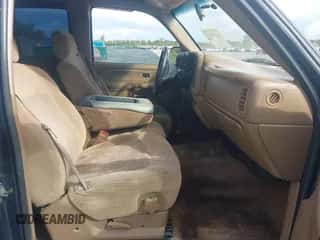 2000 Chevrolet Silverado 1500 LS z VIN 2GCEC19T1Y1279622, wystawiony jako IAAI lot #43366617 z przebiegiem 559 755 mil mil oraz . Historia ofert i sprzedaży dostępna na DreamBid. Obrazek 5.