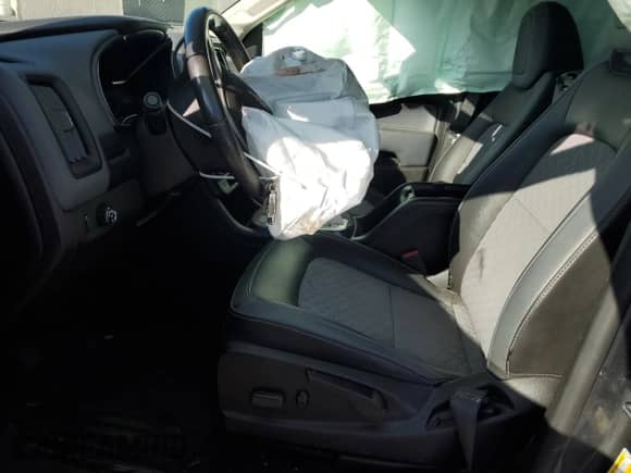 2015 Chevrolet Colorado 2WD Z71 с VIN 1GCGSCE38F1275826, выставлен на аукционе Copart как лот 62257485 с пробегом 45 572 миль миль и Списание • Salvage title. История ставок и продаж доступна на DreamBid. Изображение 7.