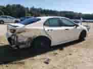 2022 Toyota Camry SE z VIN 4T1G11AK5NU030429, wystawiony jako Copart lot #70127655 z przebiegiem 50 191 mil mil oraz Szkoda całkowita • Salvage title. Historia ofert i sprzedaży dostępna na DreamBid. Obrazek 3.