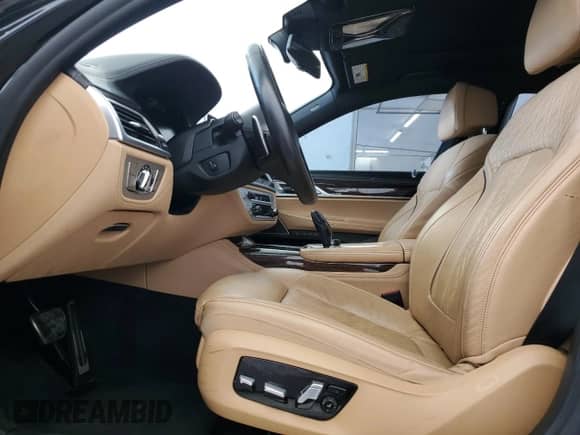 2020 BMW 7 Series 750i xDrive с VIN WBA7U2C03LGM26784, выставлен на аукционе Copart как лот 67016145 с пробегом 91 356 миль миль и Чистый • Clean title. История ставок и продаж доступна на DreamBid. Изображение 7.