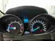 2015 Ford Fiesta SE z VIN 3FADP4BJ5FM118020, wystawiony jako Copart lot #69458035 z przebiegiem 100 895 mil mil oraz Czysty tytuł • Clean title. Historia ofert i sprzedaży dostępna na DreamBid. Obrazek 9.