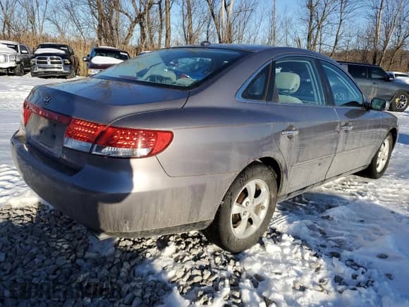 2007 Hyundai Azera GLS с VIN KMHFC46D67A222464, выставлен на аукционе Copart как лот 87528555 с пробегом 217 318 миль миль и Чистый • Clean title. История ставок и продаж доступна на DreamBid. Изображение 3.