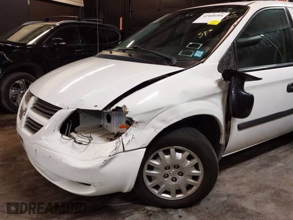2006 Dodge Grand Caravan with VIN 1D4GP23R56B577204, listed as a IAAI auction lot 42460204 with 120,710 mi miles and . Bid and sale history available at DreamBid. Image 6.